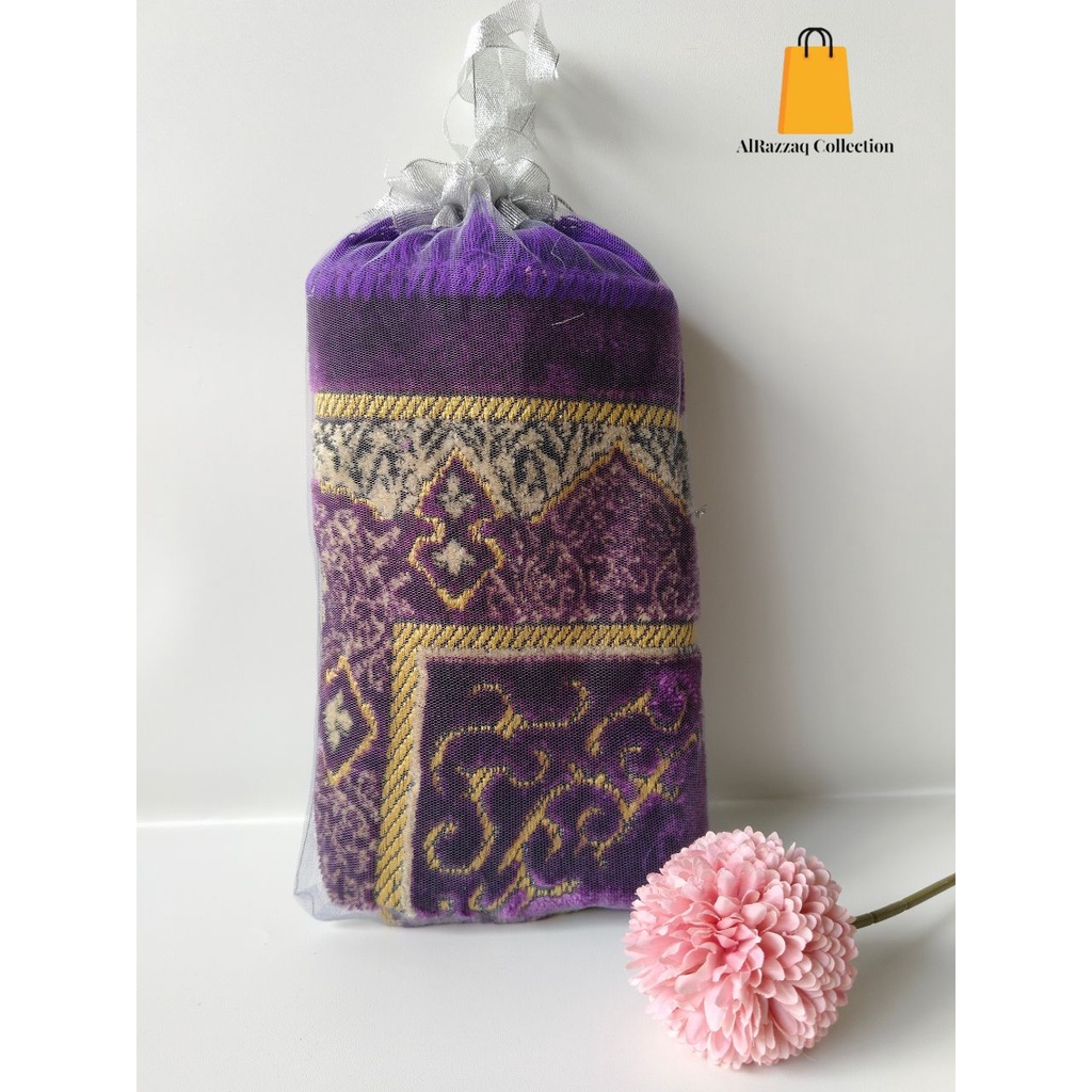 

Kantong Tas Sarung Tile Untuk Souvenir Sajadah Bludru Midi Atau Sedang