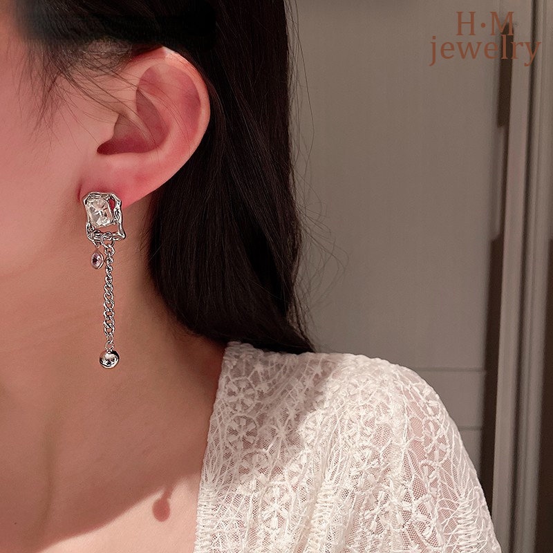 Anting Tusuk Gantung Asimetris Desain Persegirumbai Hias Kristalberlian Gaya Keren Untuk Wanita 2022