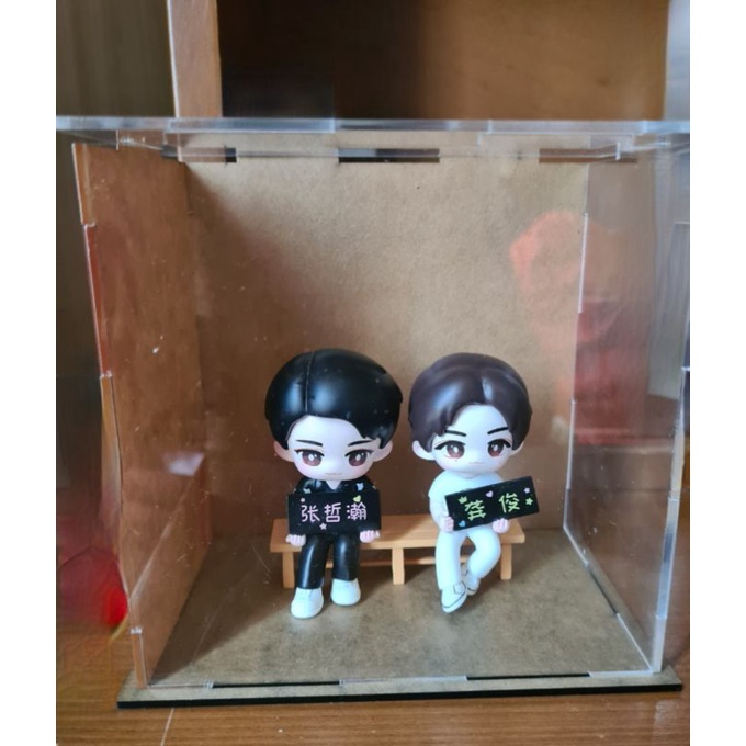 akrilik acrylic figurine display, tempat pajangan, box pajangan murah
