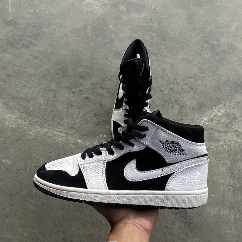 Nike Air Jordan 1 Mid White Black Second Like New