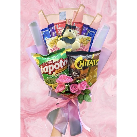 

BUKET CANTIK UNGU PINK CANTIK BONEKA BUNGA MENAWAN/paket/bingkisan Snack Ulang Tahun/Ultah/ Wisuda/Kado/Hadiah/Anniversarry/hadiah wisuda/ pacar / hadiah ultah