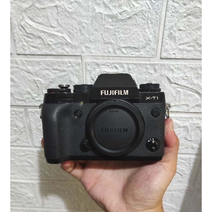 KAMERA MIRRORLESS FUJIFILM XT1
