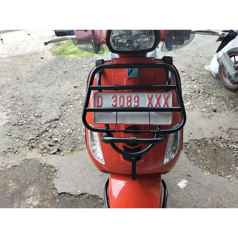 Front Rack / Frontrack Vespa LX dan S125/150.Aksesoris Rak Depan