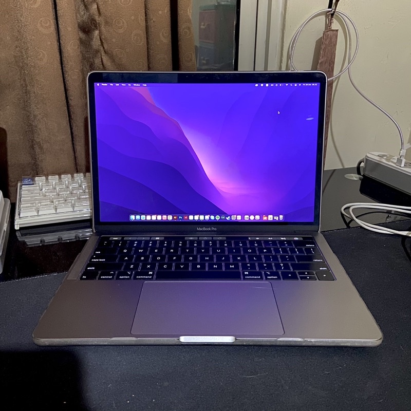 Jual MacBook Pro 2018 13inch TouchBar 16GB / 256GB Second Bekas ...