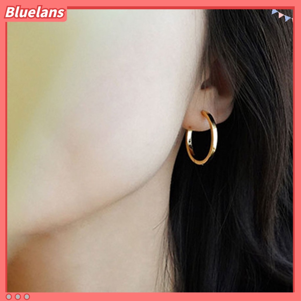 1 Pasang Anting Hoop Bentuk Bulat Permukaan Halus Untuk Wanita