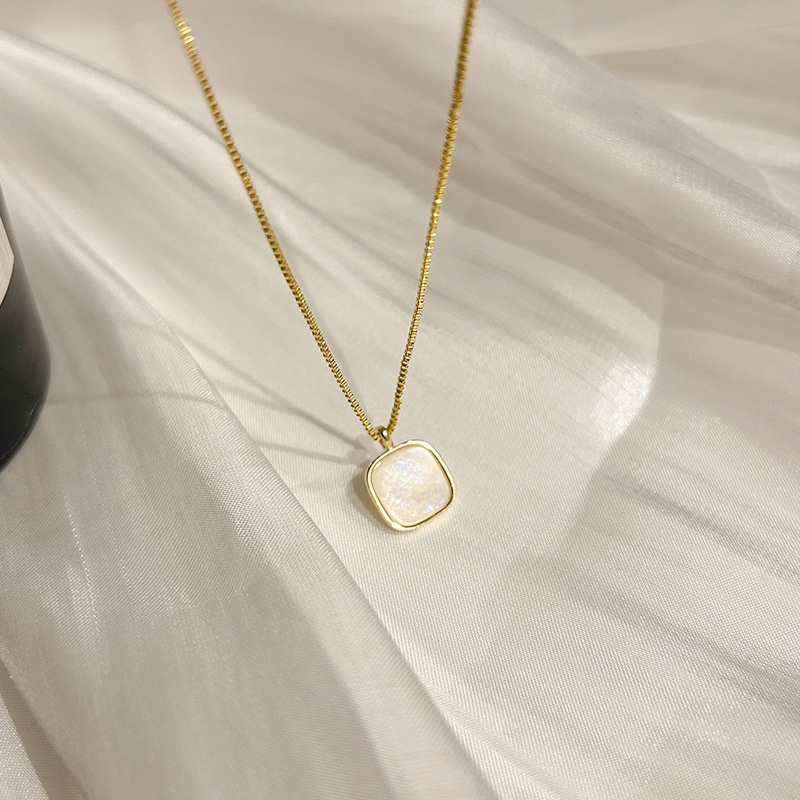 Kalung petak putih kerang sisik halus titanium anti karat harga grosir bisa COD