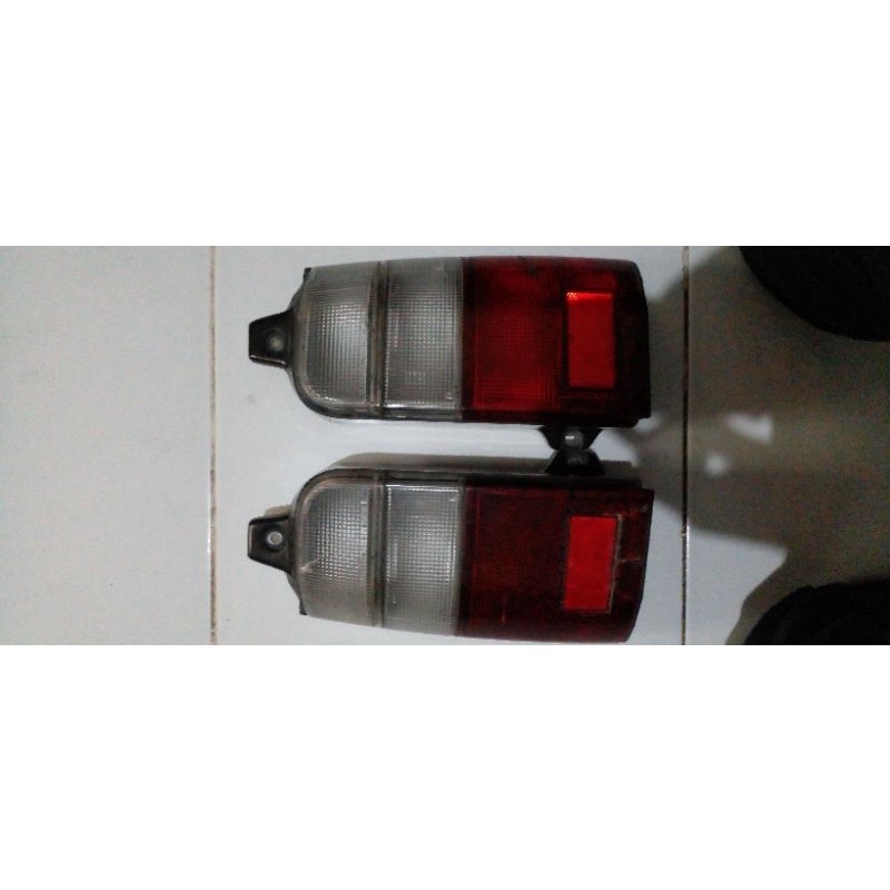 Lampu belakang kijang kapsul LGX tahun 2000 ori copotan
