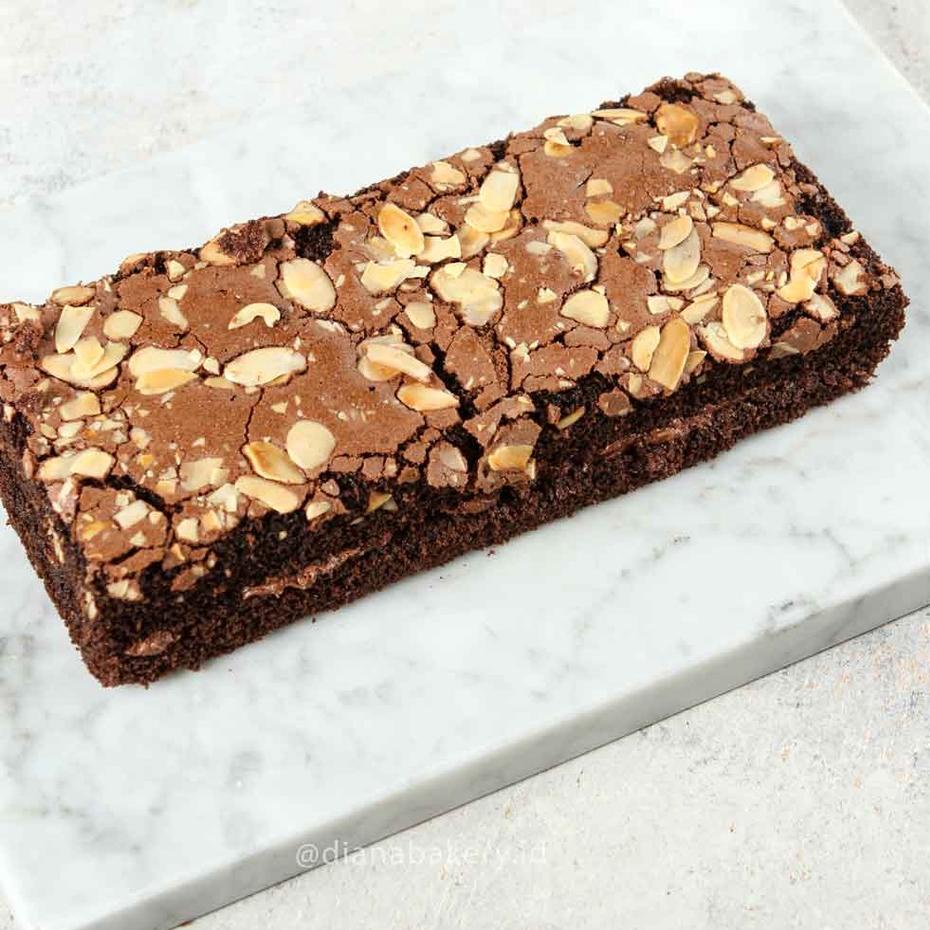 

Star 10.10 Diana Bakery Brownies Almond | kue | kue cokelat | kue brownies murah