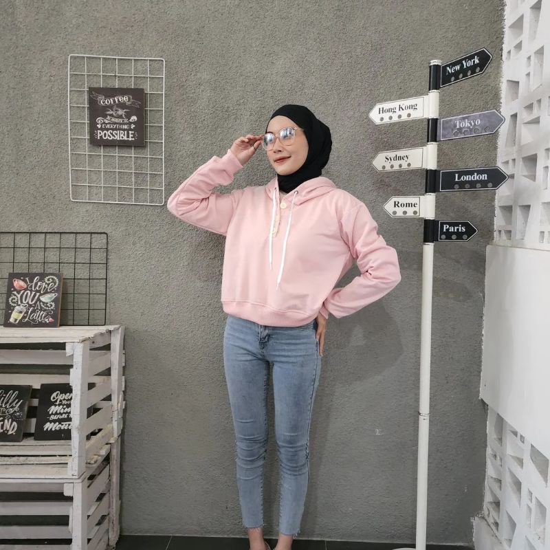 three Buton hodie crop