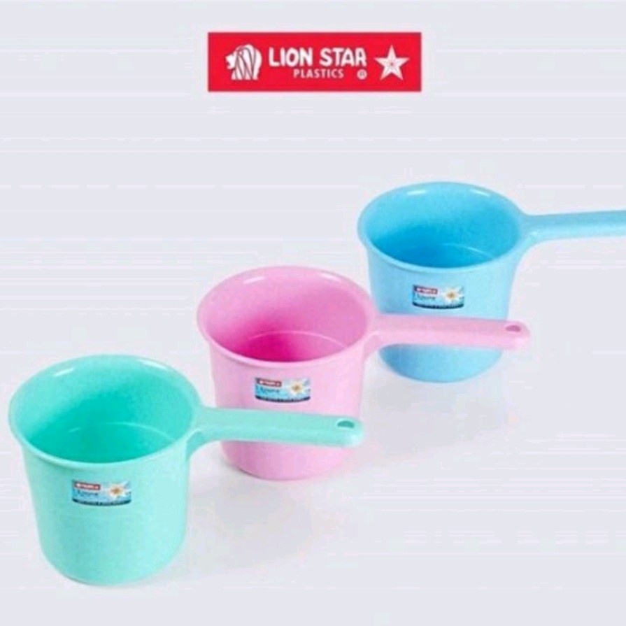 Gayung Plastik Lion Star DELUXE Gayung Mandi Lion Star