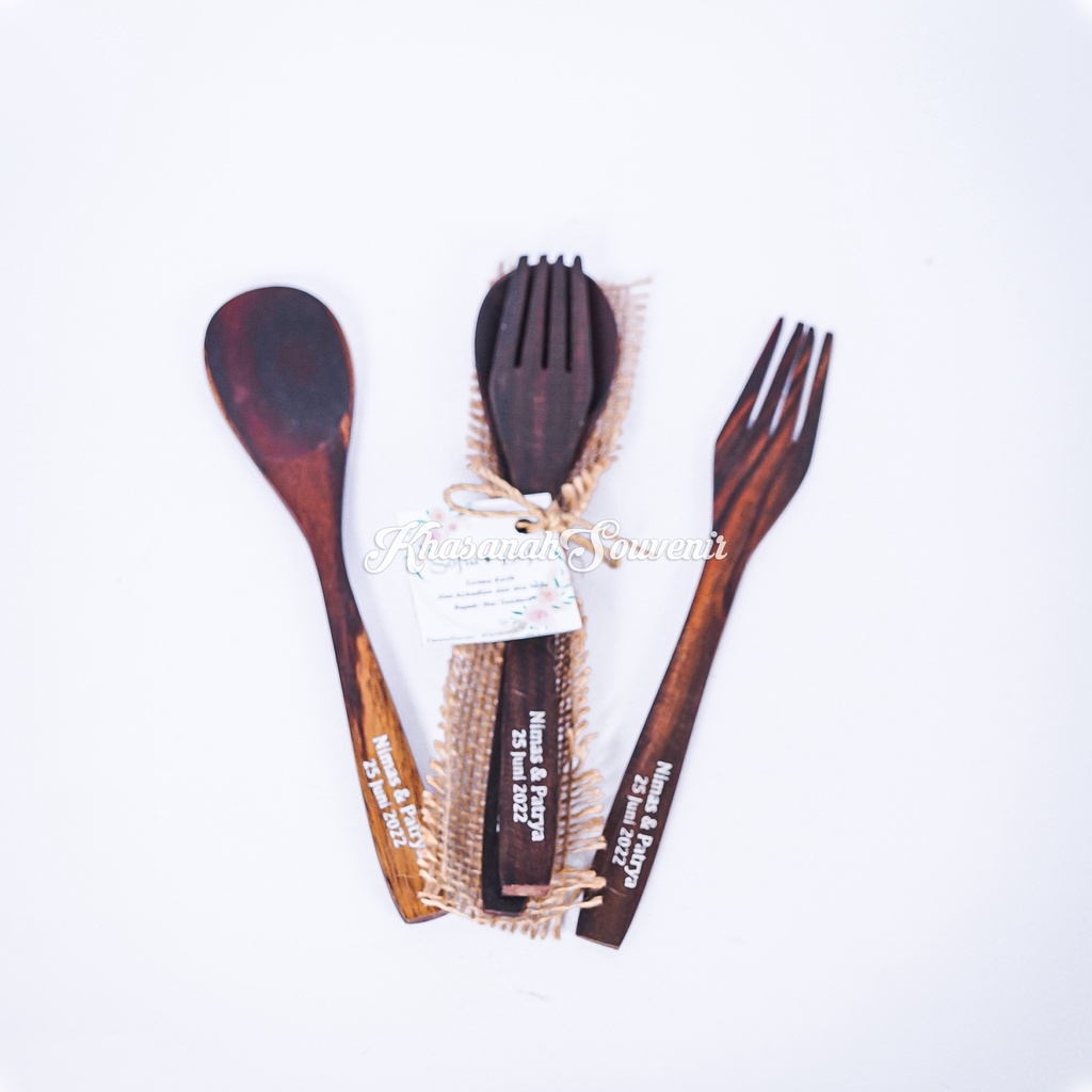 Souvenir sendok garpu kayu sablon kemas kain goni