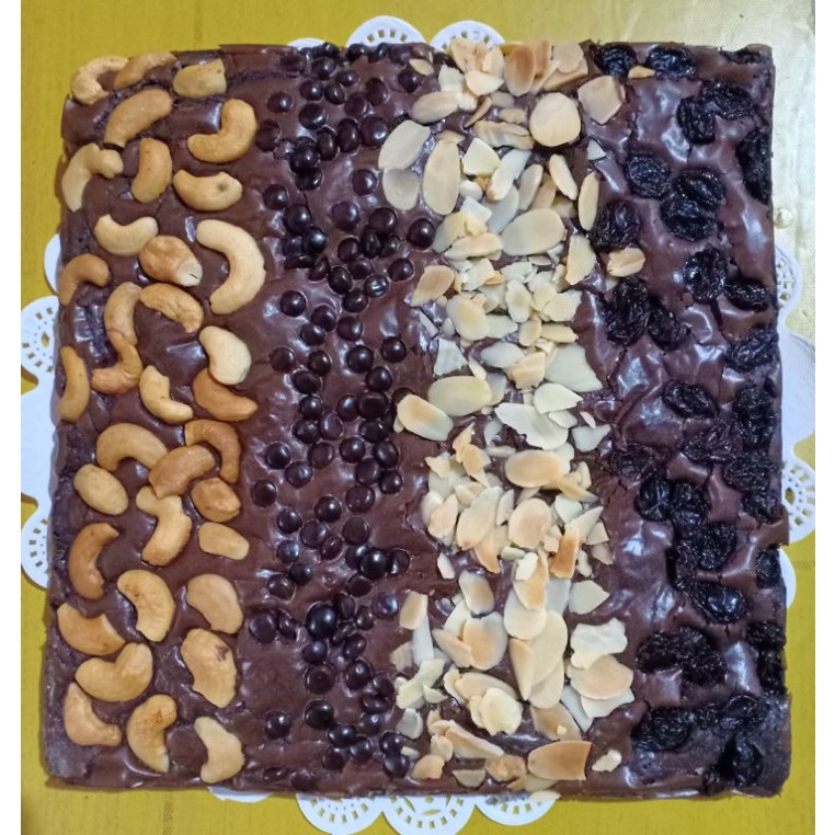 

Fudgy Brownies Size 20 x 20 (sekat/polos)
