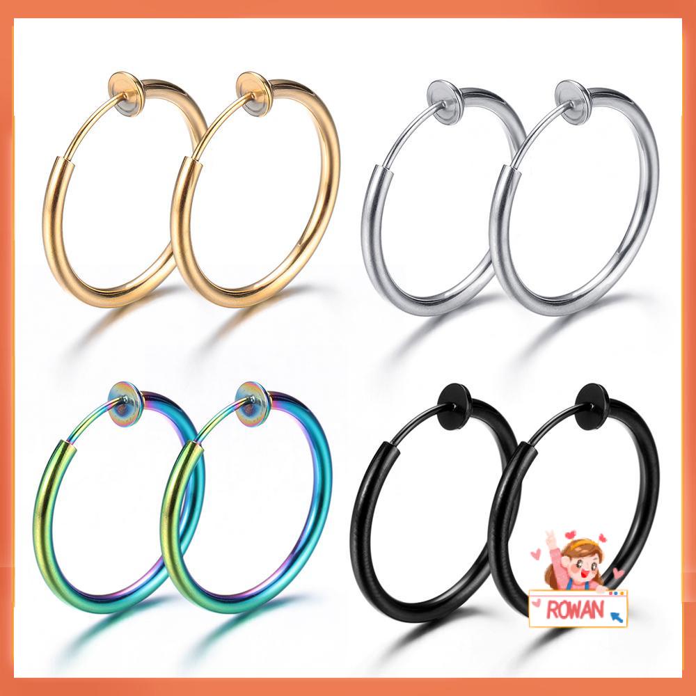 Anting Hoop Bentuk Bulat Motif Bunga Bahan Stainless Steel Gaya Hip Hop Untuk Pria Dan Wanita