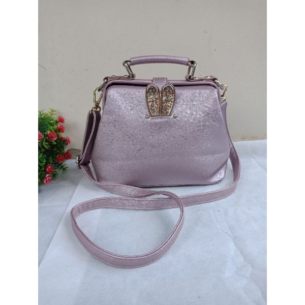 SLING BEHEL SOFT PINK GLITTER FULL KULIT,  TAS SLING UNIK,  TAS PESTA, PRELOVED SLING KULIT,  TAS BE