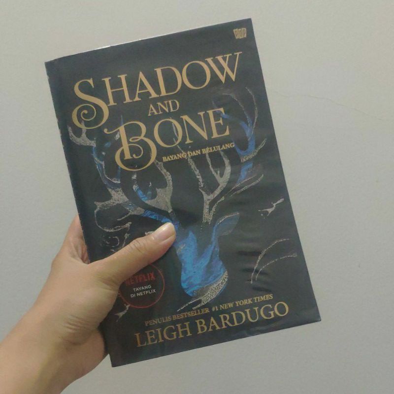 Shadow and Bone (Preloved)