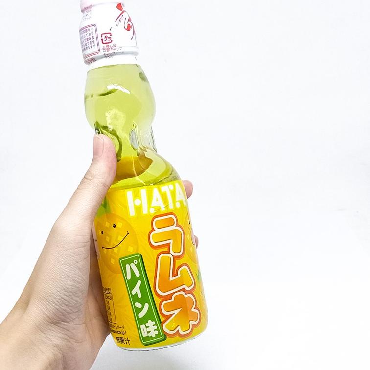 

Grosiran Murah SOFT DRINK HATA RAMUNE - MINUM SODA ASLI JEPANG HATA RAMUNE 200 ML 
