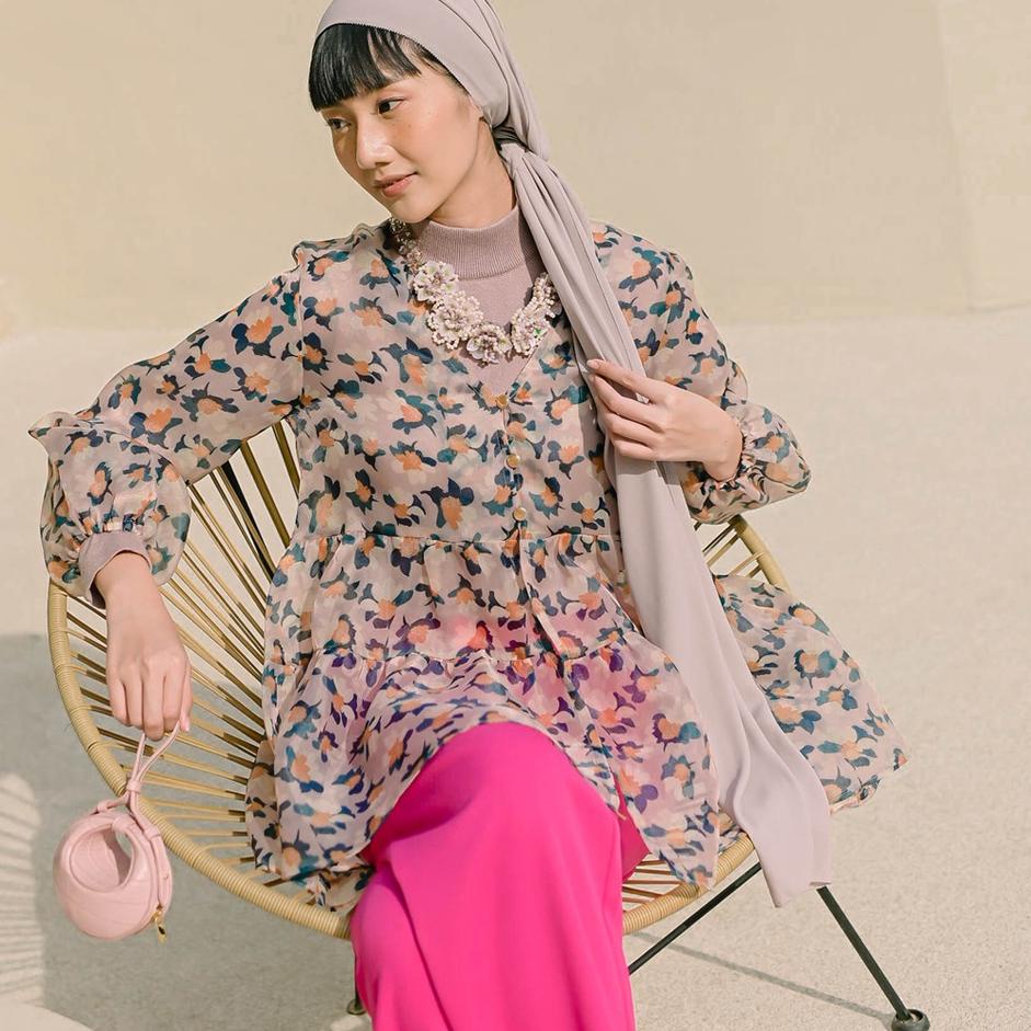 Tetbaik ?? HijabChic Amarisa Creme Floral Outerwear 769YFDP