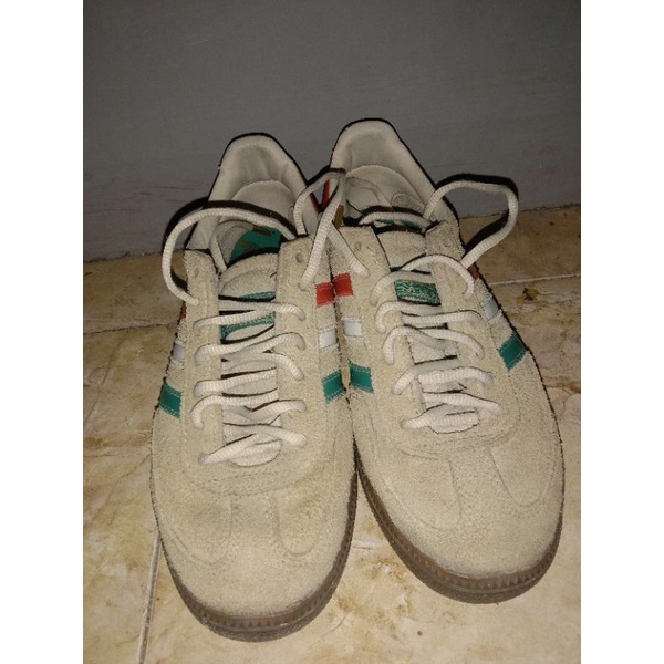 Adidas St Patrick beige