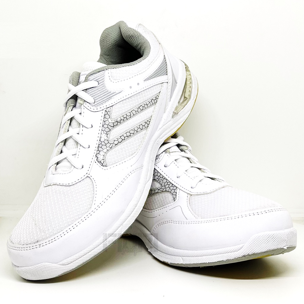 FIURI – Pro ATT Original - WP 5500 PUTIH ABU-ABU 39-43 - Sepatu Kets Pria - Sepatu Sneakers Pria - Sepatu Olahraga Sport  Pria - Sepatu Badminton tekstil - Sepatu Jogging Lari Running Fitness Gym Pria - Sepatu Laki-Laki Cowok - Sepatu Sekolah Bertali