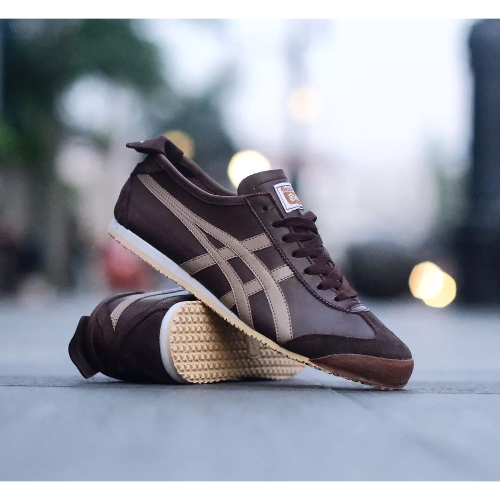 Sneakers sepatu pria / wanita onitsuka Pria wanita Hitam Sepatu sepatu sneakers pria tarlaris