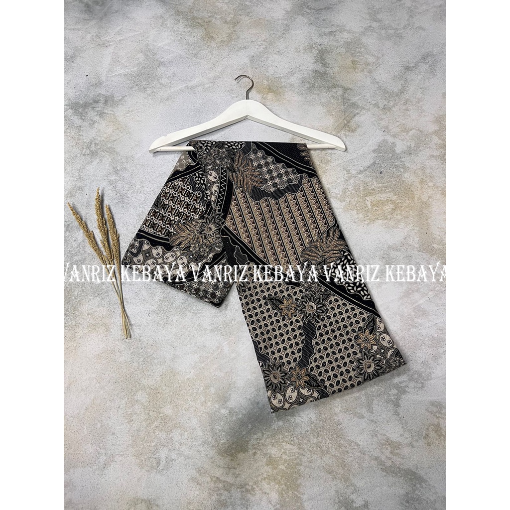 Vanriz Kebaya-Bahan Batik Meteran