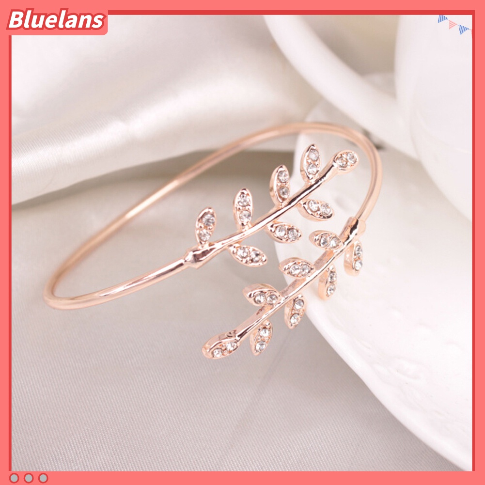 Gelang Bangle Model Terbuka Adjustable Bentuk Daun Aksen Berlian Imitasi Untuk Wanita
