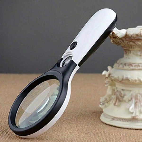 Kaca Pembesar atau LUP dengan Lampu LED