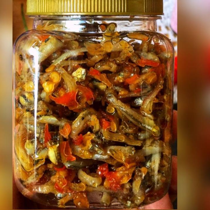 

CODEXx4X8--Sambal Teri Geprekk daun jeruk Hot! Ukuran isi 120gr