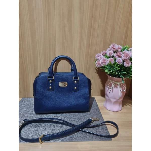 Preloved tas MK Michael kors ori dome satchel mulus.