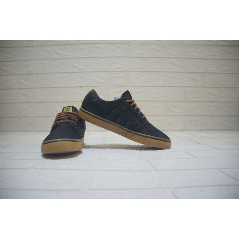 sepatu second adidas