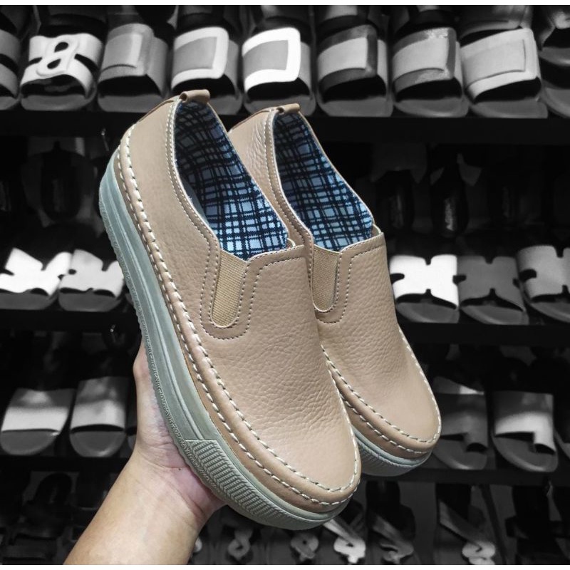 sepatu wanita kulit sapi asli slip on sneaker model doble jahitan simpel kokop polos sol ringan 3cm cantik termurah semoga terlaris sukaregang garut