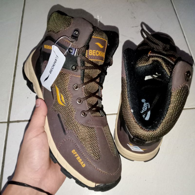 SEPATU HIKING BECKHAM BOOT TINGGI