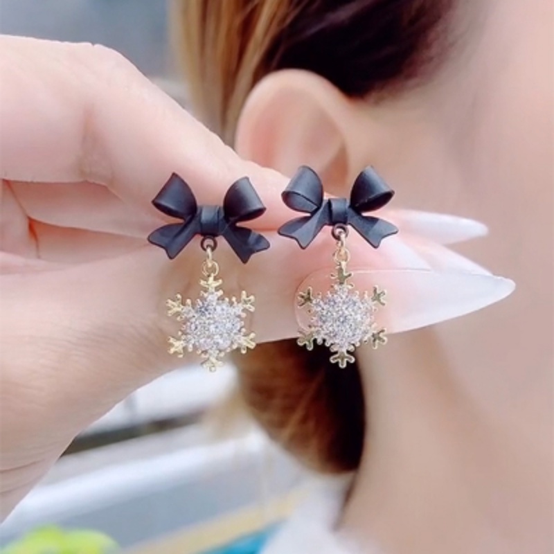 Anting Stud Desain Pita Aksen Kristal Zircon Warna Hitam Merah Gaya Korea Untuk Wanita