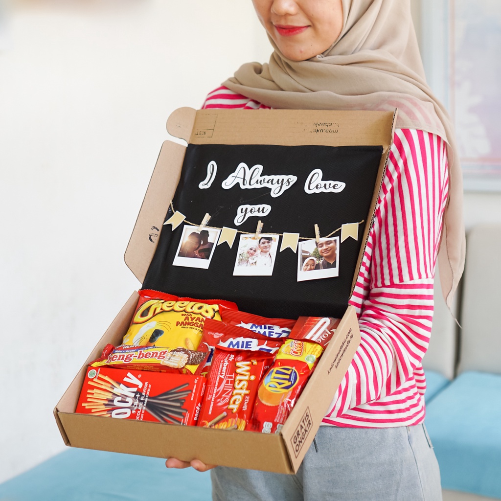 

MURAH!! GIFT BOX HAMPERS | KADO ULANG TAHUN | BISA CUSTOM FREE ONGKIR SELURUH INDONESIA