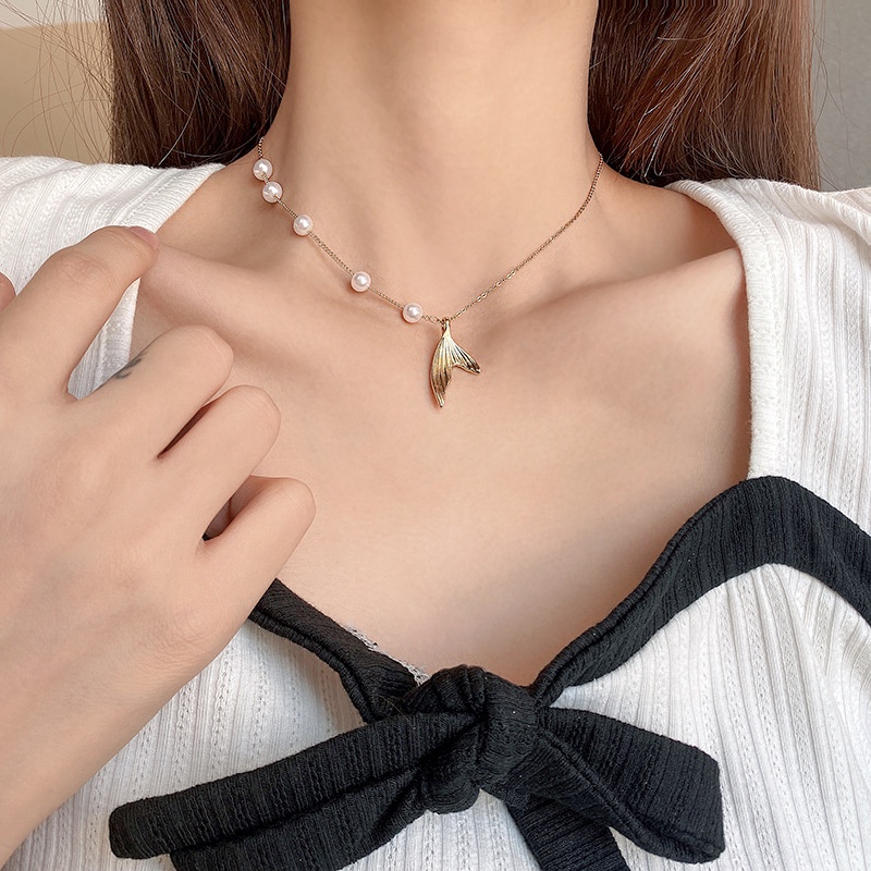 Kalung Rantai choker Dengan Liontin Mutiara Bahan Titanium steel Untuk Wanita