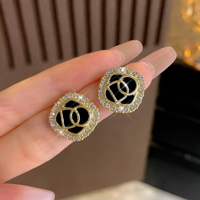 Anting Stud 925 Silver Aksen Mutiara Warna Hitam Gaya Vintage Korea Untuk Wanita