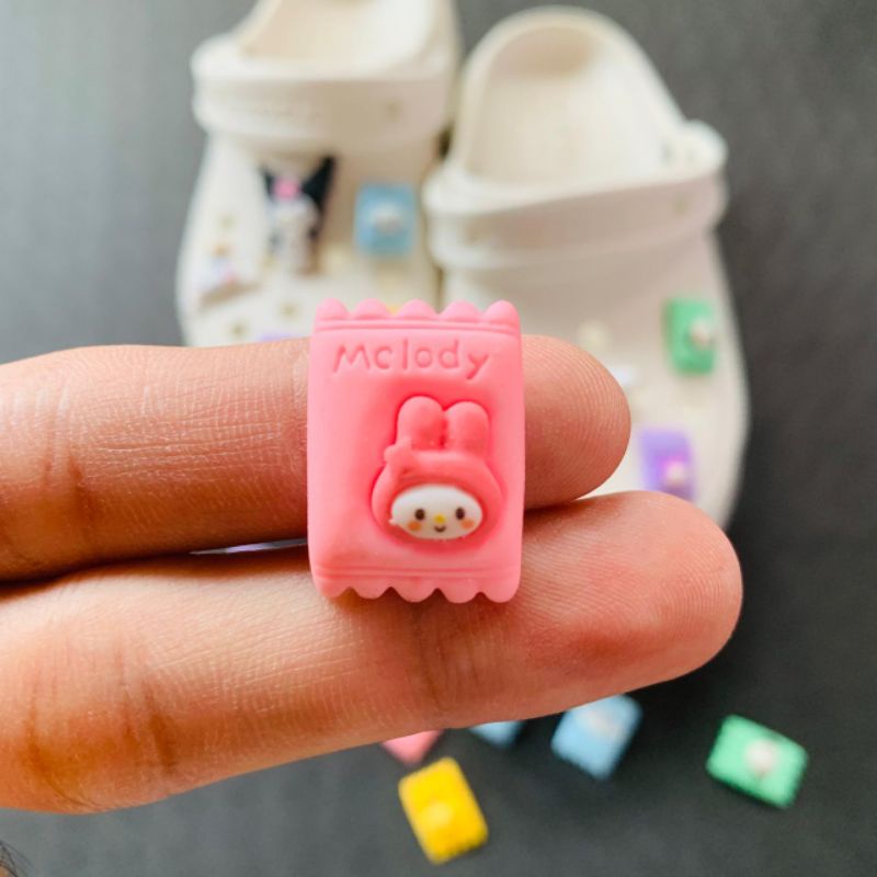 Saiia store Hiasan sandal spafu Cross - Jibbits Canddy karakter lucu