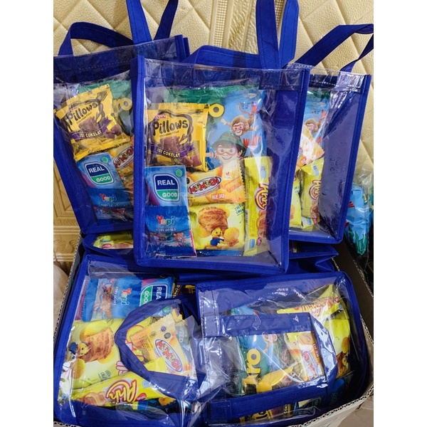 

Goodie bag mika snack ultah
