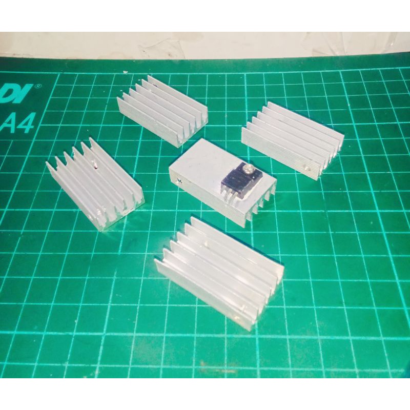 lot 5pcs HS pendingin transistor kecil headsink sirif size 39 ×22×10mm