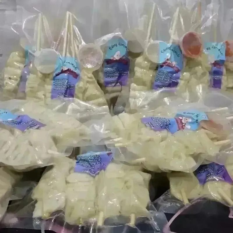 

Odeng fish cake jajanan khas korea 4 tusuk odeng + bumbu tomyum dan kaldu