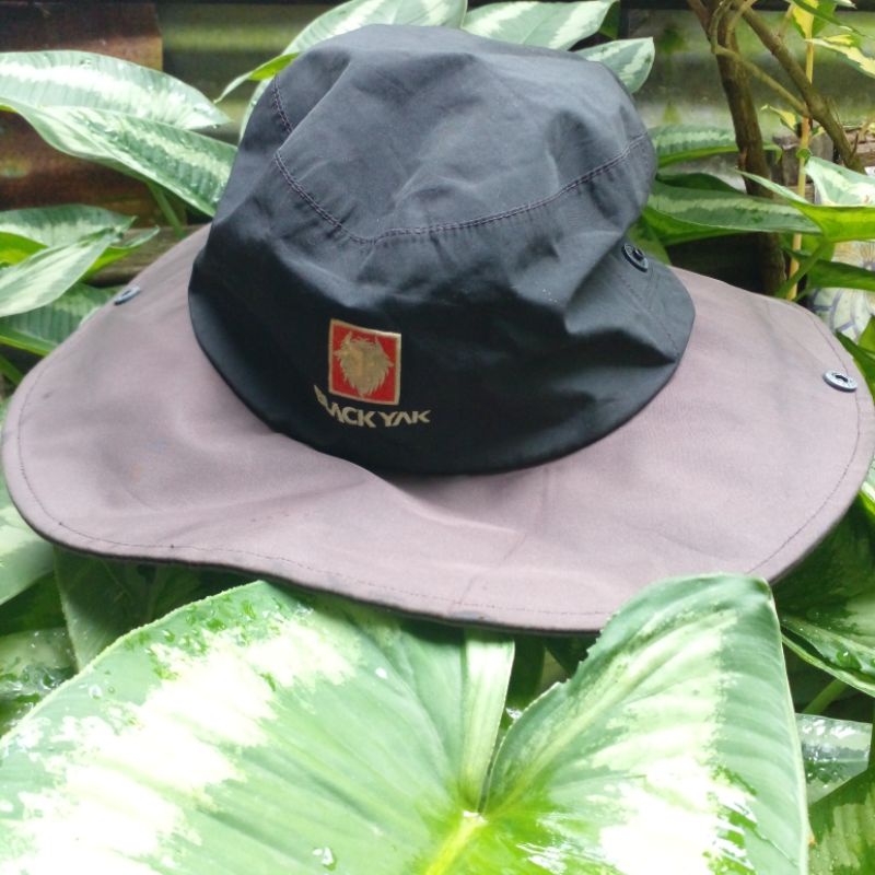 TOPI RIMBA BLACKYAK