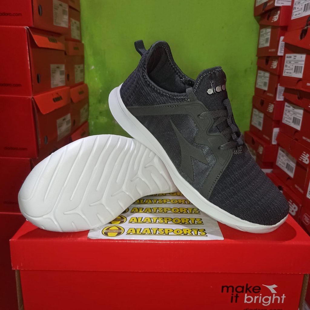 Diadora Cortis DIAX21F0606D Sepatu Running Pria Original