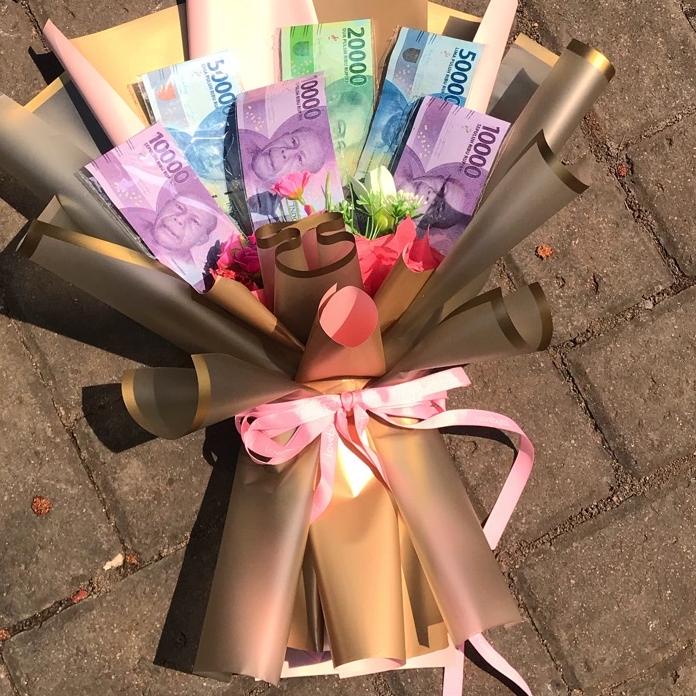 

10.10 Brands Festival BUKET WISUDA UANg ASLi/MONEY BOUQUET / BUKET DUIT / BUKET UANG / BOUQUET UANG / BOUQUET WISUDA / BOUQUET ULANG TAHUN / BUKET LAMARAN 
