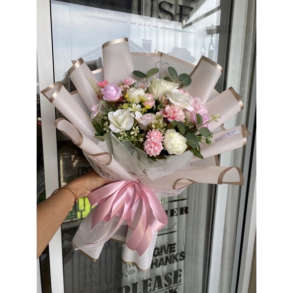 Buket Bunga/Bouquet Bunga Artificial PREMIUM KOREAN BOUQUET Hadiah Ulang Tahun/Wisuda/Graduation/Anniversarry Ready Stok &amp; Custom