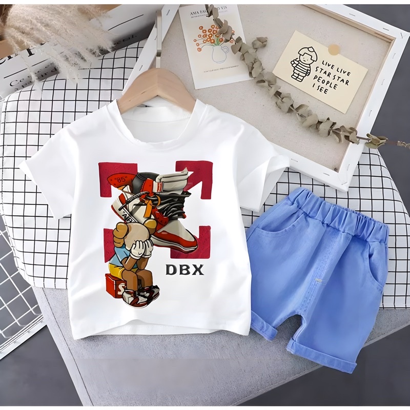 NEW SETELAN BAJU KAOS TRENDY CELANA JEANS BAYI ANAK UNISEX MOTIF SEPATU DBOX DENIM USIA 6 BULAN-5 TAHUN BEST QUALITY PREMIUM TERBARU TERLARIS/ SETELAN BAJU KAOS TRENDY CELANA JEANS BAYI ANAK LAKI-LAKI/ SETELAN BAJU KAOS TRENDY CELANA JEANS BAYI ANAK COWOK