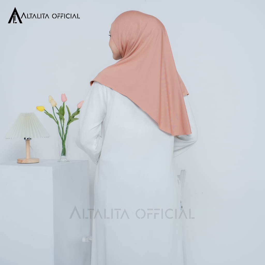 Altalita - Jilbab Bergo Instan Zaida Malay Non Pet Menutup Dada Terbaru | Kerudung Khimar Instan Syari Jersey Polos Non Pet | Hijab Instan Malaysia Jumbo Bahan Jersey Premium Non Pad Cocok untuk Sekolah Olahraga Volly Futsal Senam dan Sehari-hari