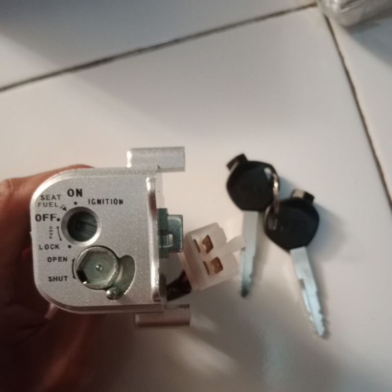 Kunci kontak vario 125 old