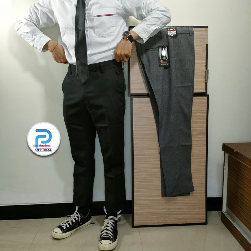 CELANA FORMAL PAKAIAN PRIA CELANA KAIN PRIA SLIMFIT CELANA PANJANG KERJA PRIA FORMAL CELANA BAHAN SLIMFIT CELANA BAHAN BUAT SANTRI CELANA KAIN SLIMFIT PRIA CELANA BAHAN SLIMFITFIT MURAH CELANA PRIA TERBARU CELANA KANTORAN PRIA CELANA KERJA HITAM