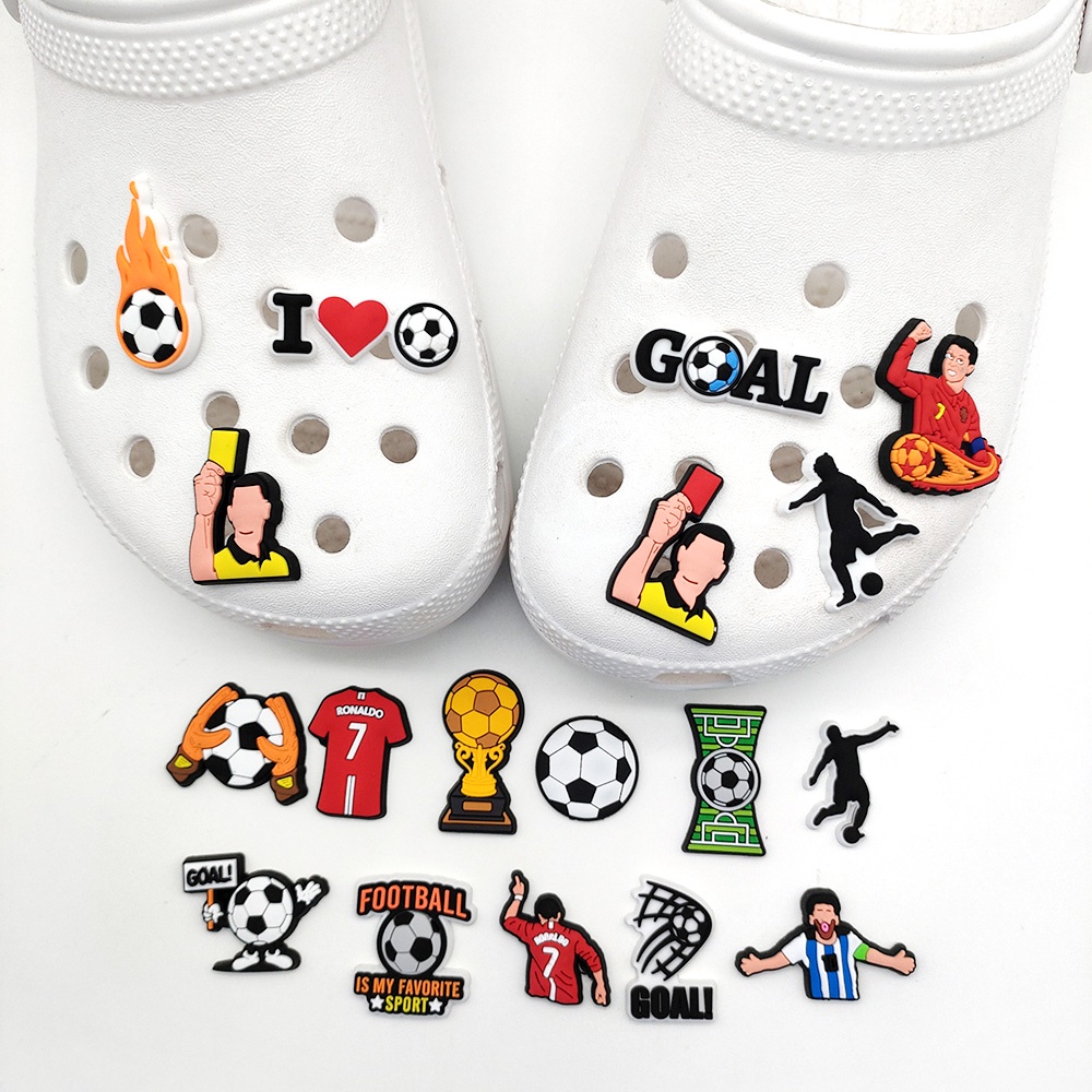 18pcs / set Charm Aksesoris Sepatu Sepak Bola jibbitz Bahan PVC Untuk Dekorasi Crocs
