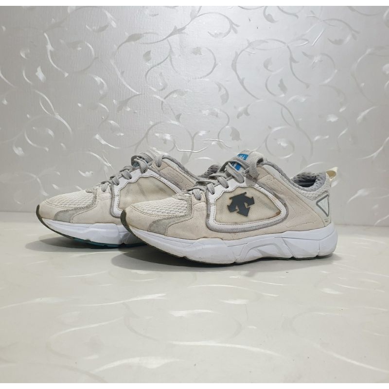 Sepatu Descente - Size 37 sd 37.5 sd 38 - Original 100 % - scd